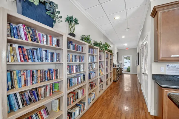 $2,300 | 2016 South Federal Highway, Unit 206, Boynton Beach, FL 33435