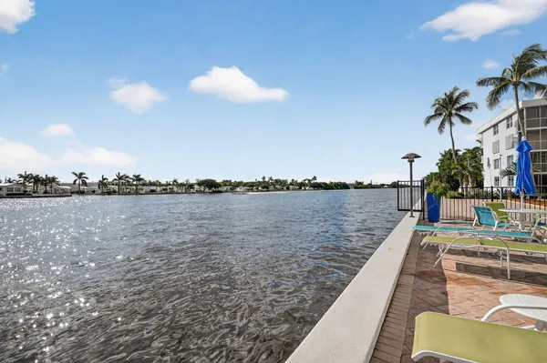 $2,300 | 2016 South Federal Highway, Unit 206, Boynton Beach, FL 33435