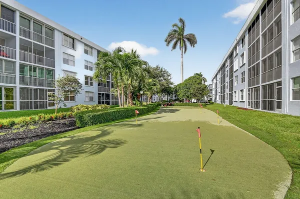 $2,300 | 2016 South Federal Highway, Unit 206, Boynton Beach, FL 33435
