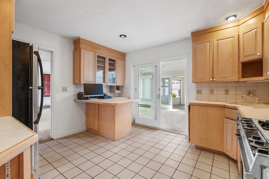 234 Wiswall Road Newton, MA 02459 - Photo 14 of 34