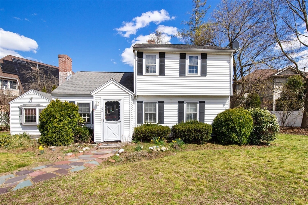 234 Wiswall Road Newton, MA 02459 - Photo 3 of 34