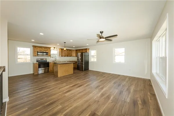 $185,000 | 1106 Clayzell Drive, El Dorado Springs, MO 64744
