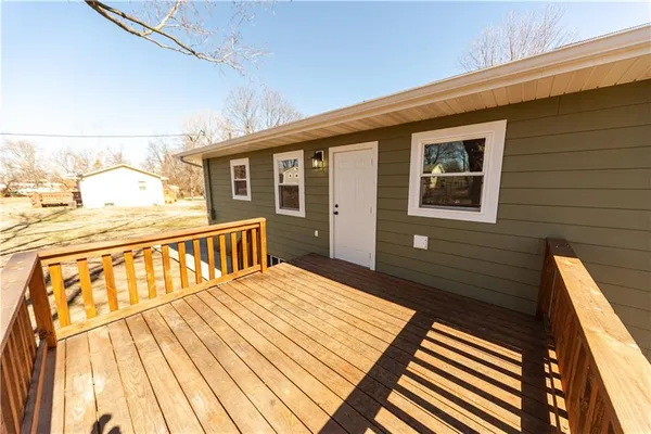 $185,000 | 1106 Clayzell Drive, El Dorado Springs, MO 64744