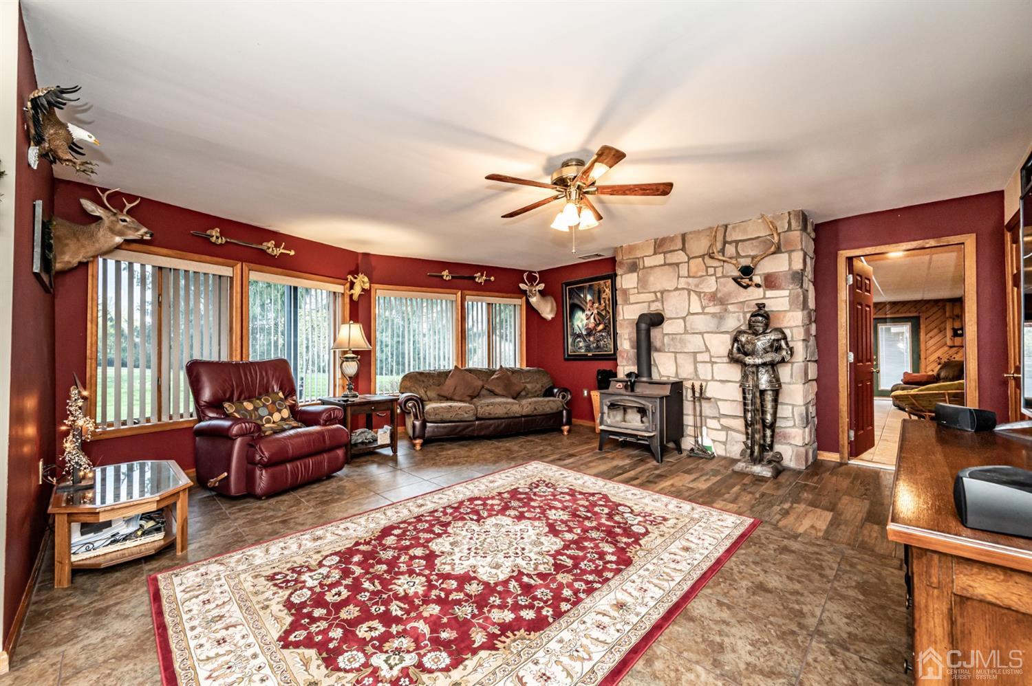 2 Pinewood Road Milford, NJ 08848 - Photo 4 of 65 Gallery Image 4
