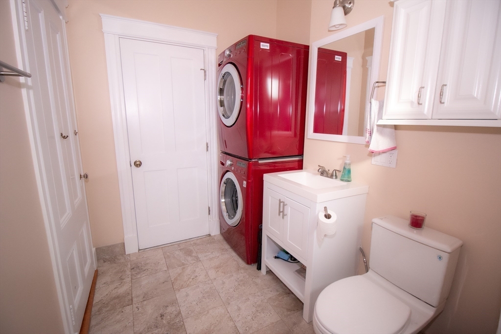 175 Winthrop Road, Unit 3 Brookline, MA 02445 - Photo 11 of 12