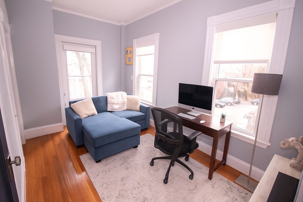 175 Winthrop Road, Unit 3 Brookline, MA 02445 - Photo 9 of 12