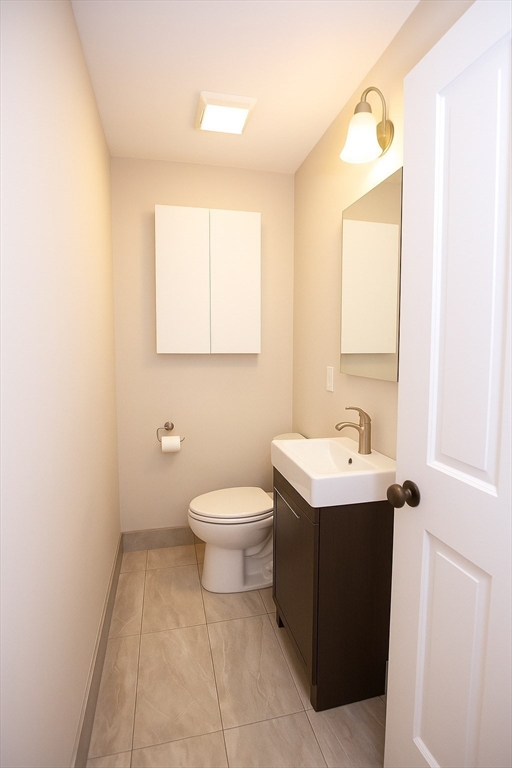 175 Winthrop Road, Unit 3 Brookline, MA 02445 - Photo 10 of 12