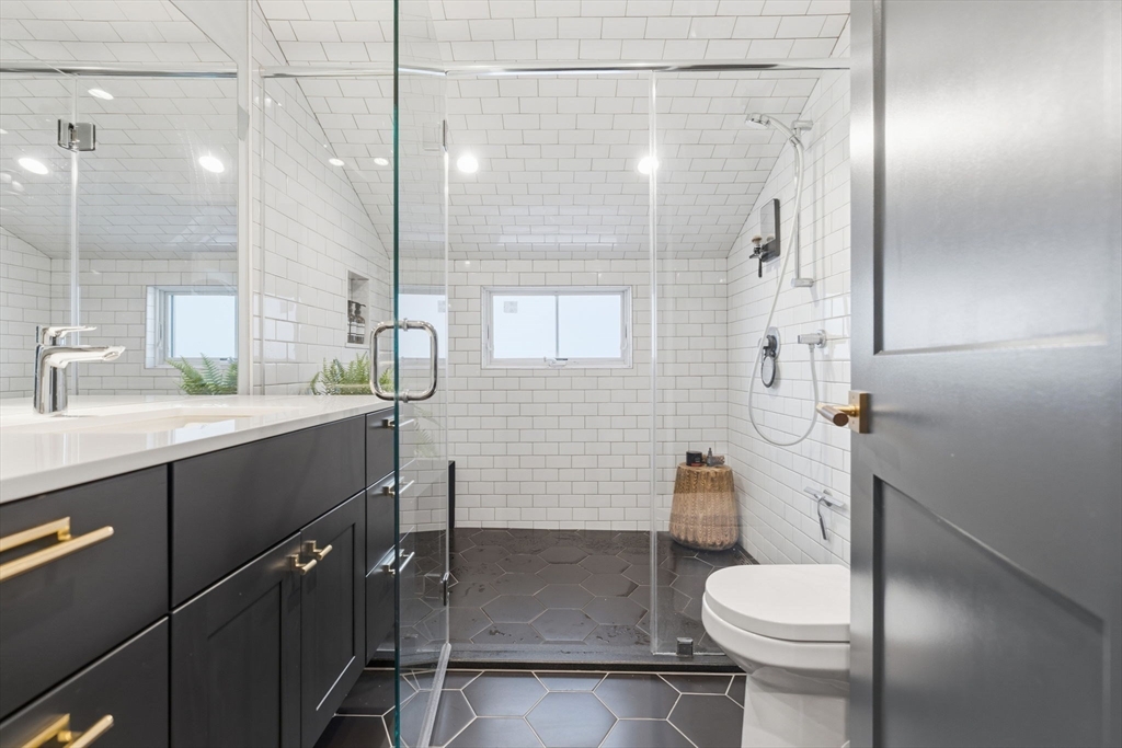 27 Saxton Street, Unit 3 Boston, MA 02125 - Photo 20 of 27