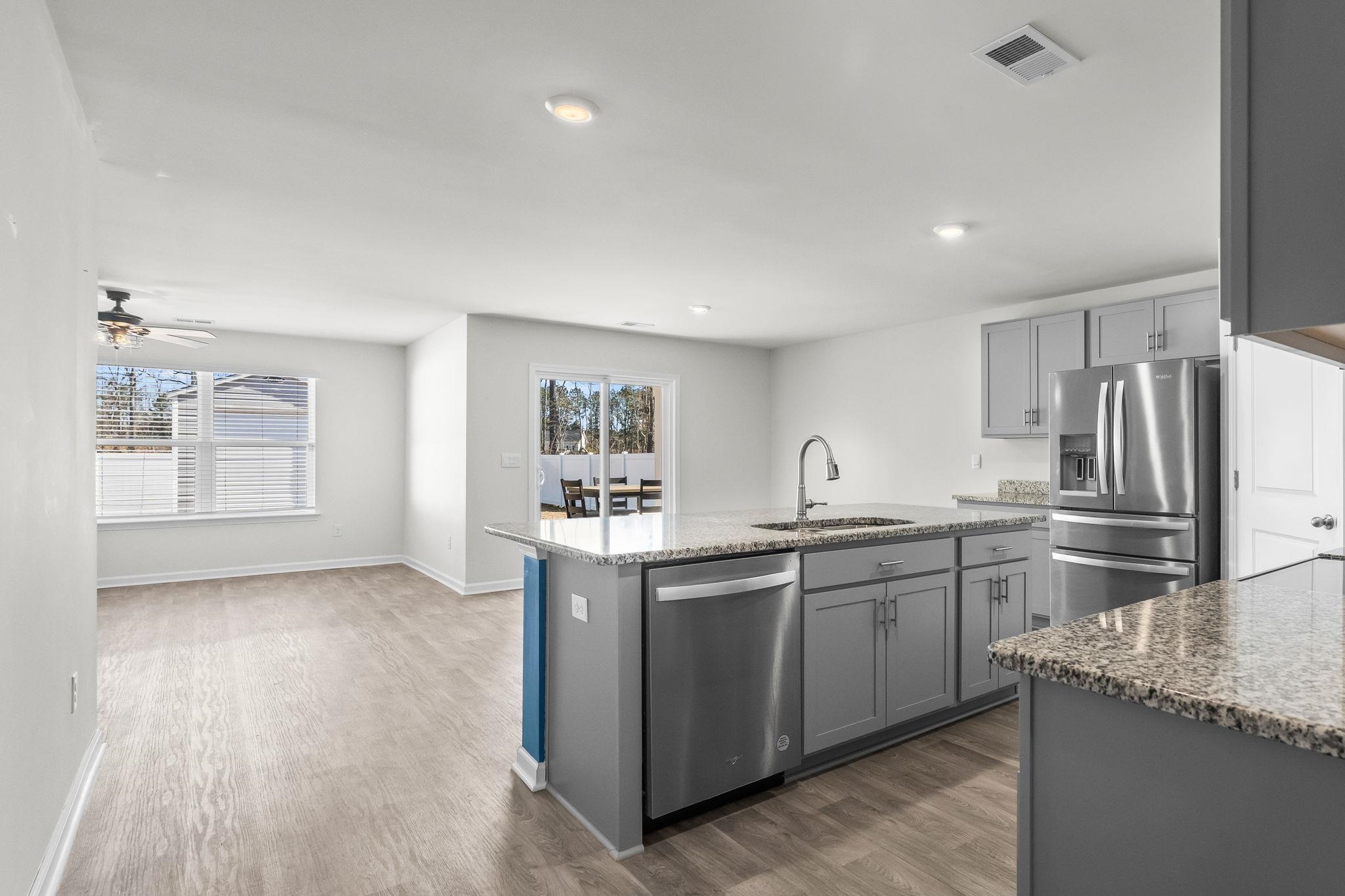 240 Country Grove Way Galivants Ferry, SC 29544 - Photo 4 of 42