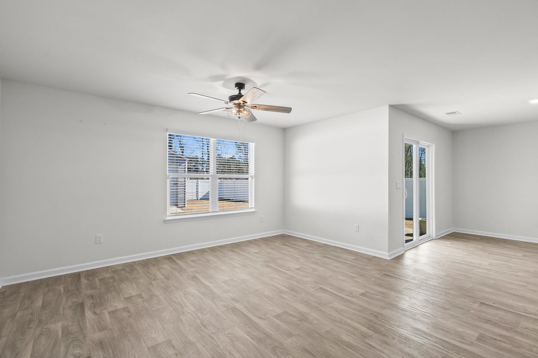 240 Country Grove Way Galivants Ferry, SC 29544 - Photo 7 of 42