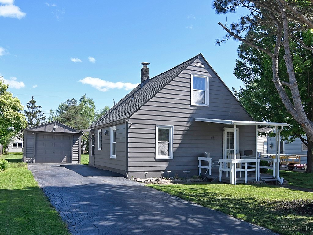 42 Beech Road Amherst, NY 14226 - Photo 1 of 1 Gallery Image 1