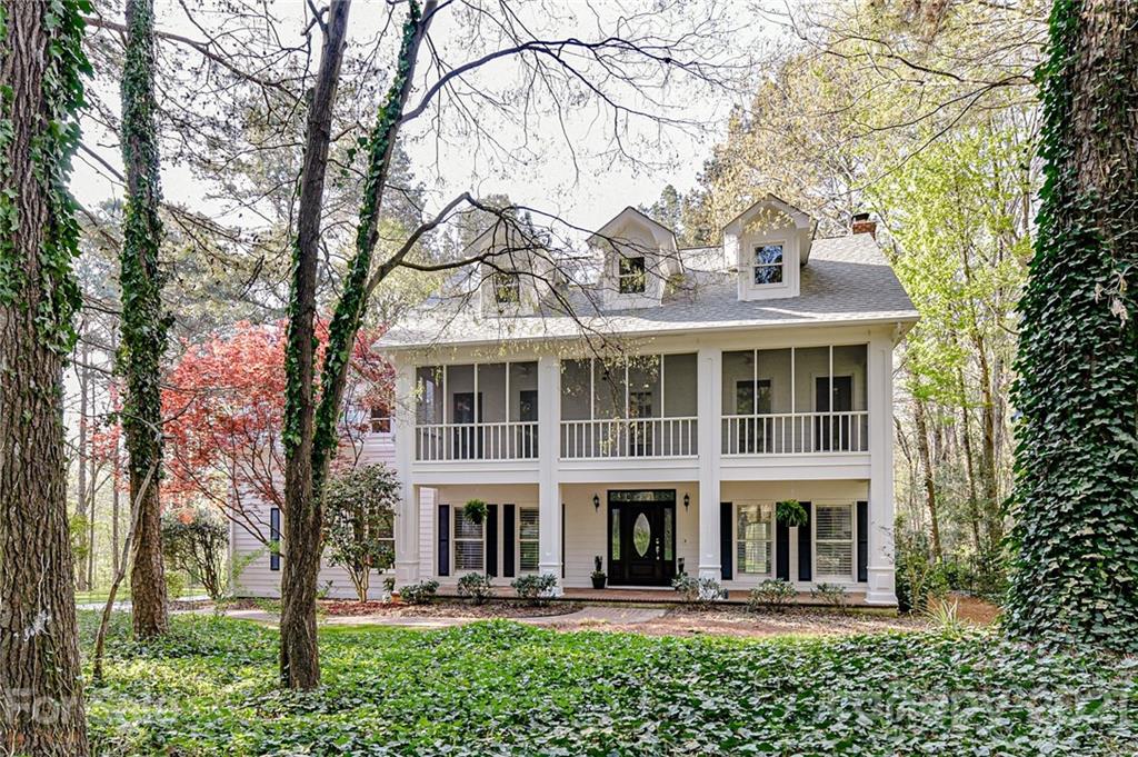 300 Riverton Road Matthews, NC 28104 - Photo 3 of 48 Gallery Image 3