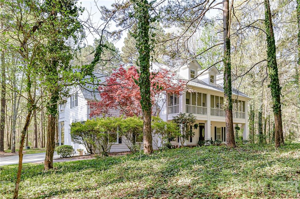 300 Riverton Road Matthews, NC 28104 - Photo 4 of 48 Gallery Image 4