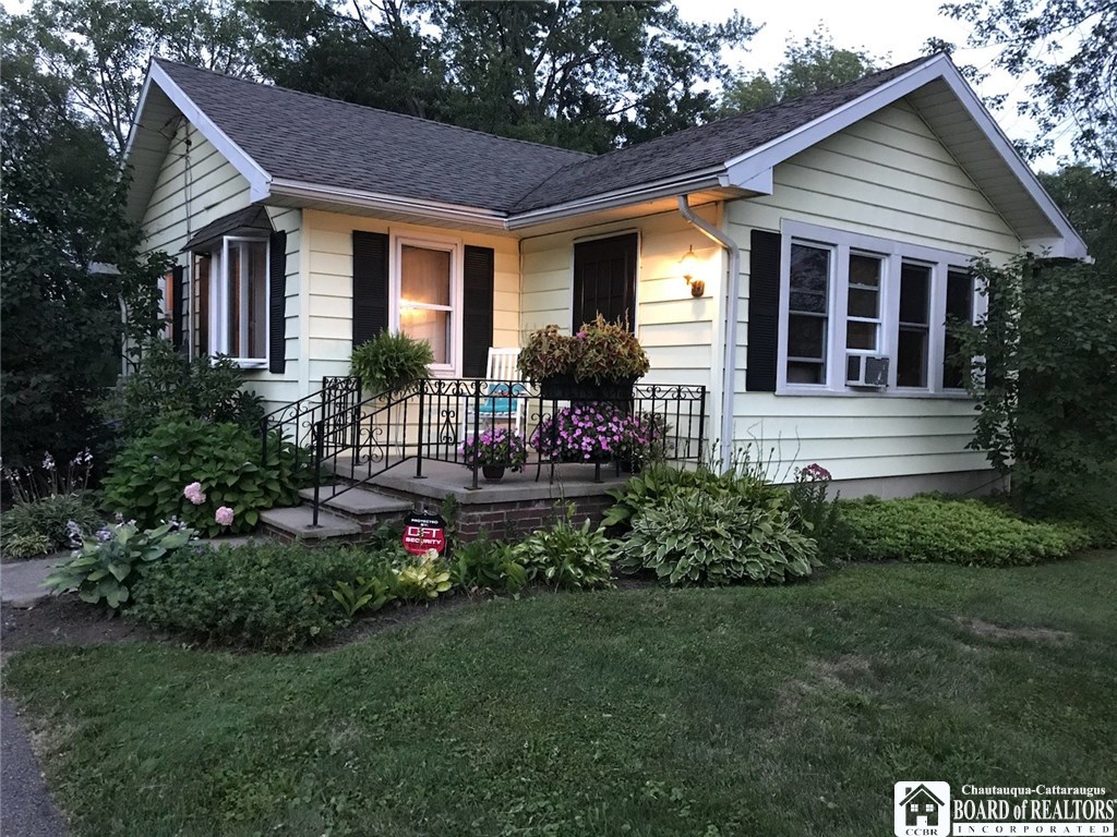 10954 South Roberts Road Dunkirk, NY 14048 - Photo 1 of 1 FRONT OF HOME