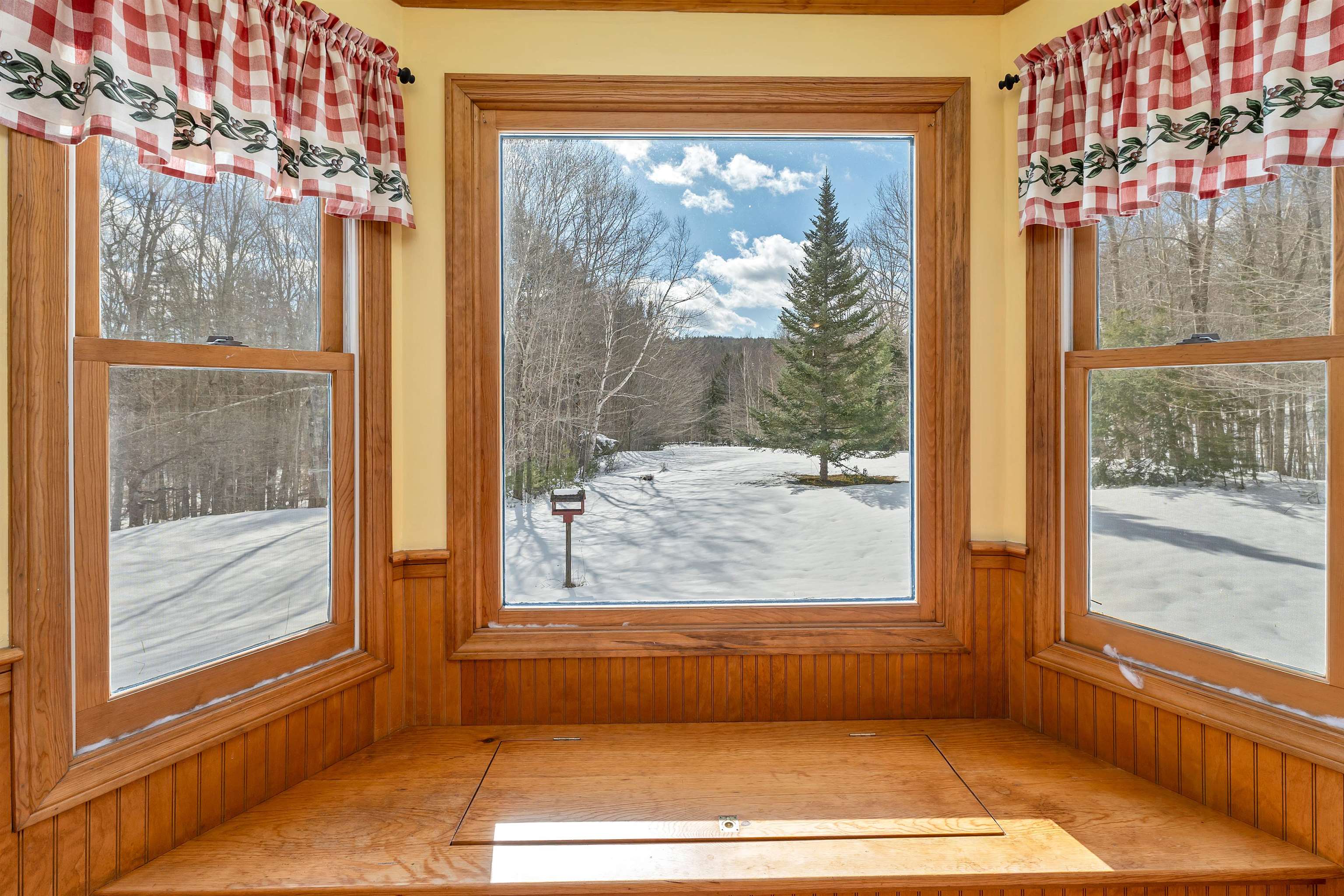 59 Waukewan Road New Hampton, NH 03256 - Photo 14 of 60