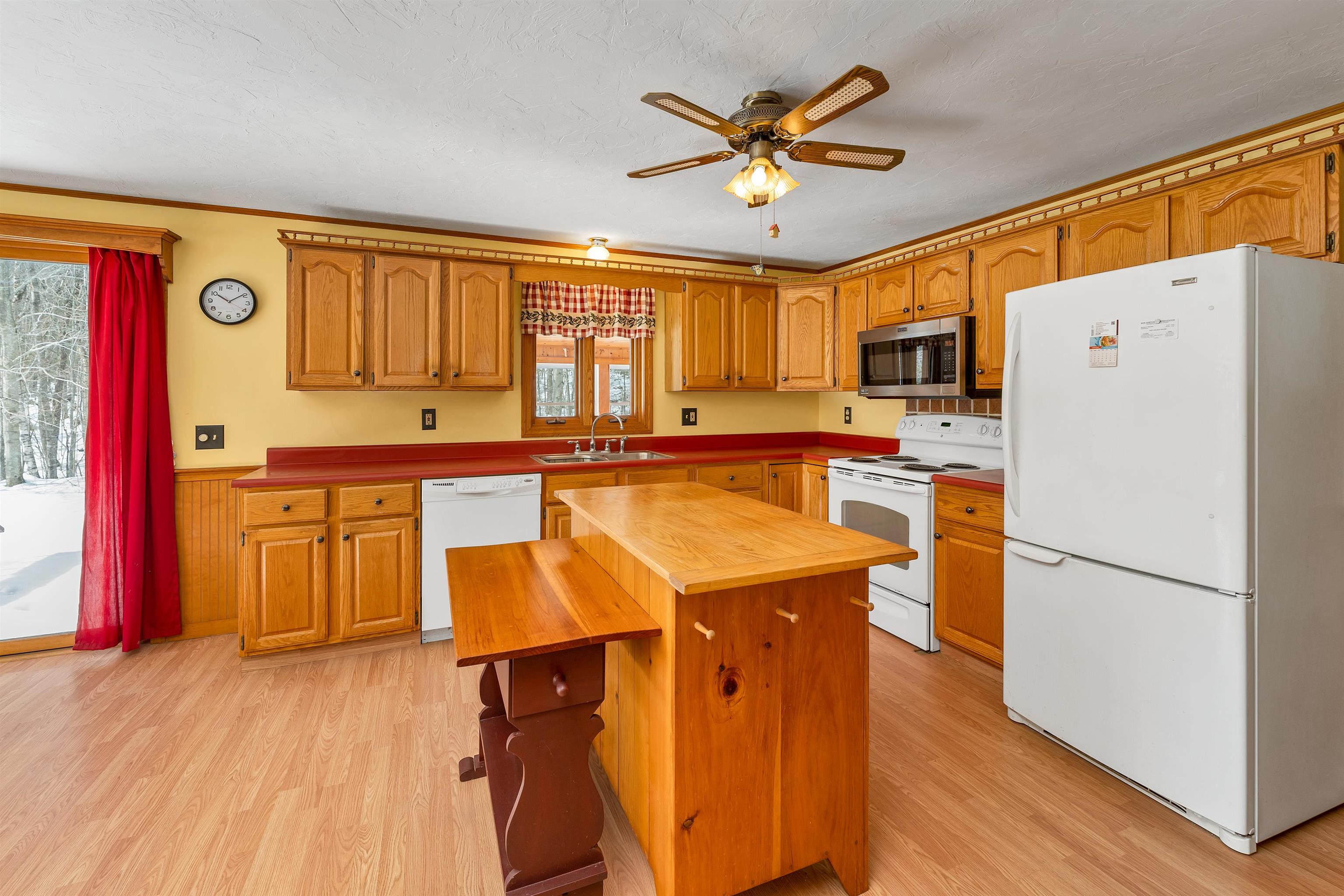 59 Waukewan Road New Hampton, NH 03256 - Photo 16 of 60