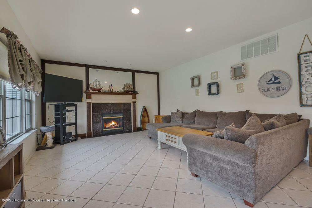 57 Toronto Drive Brick, NJ 08723 - Photo 8 of 42 018_dsc01265