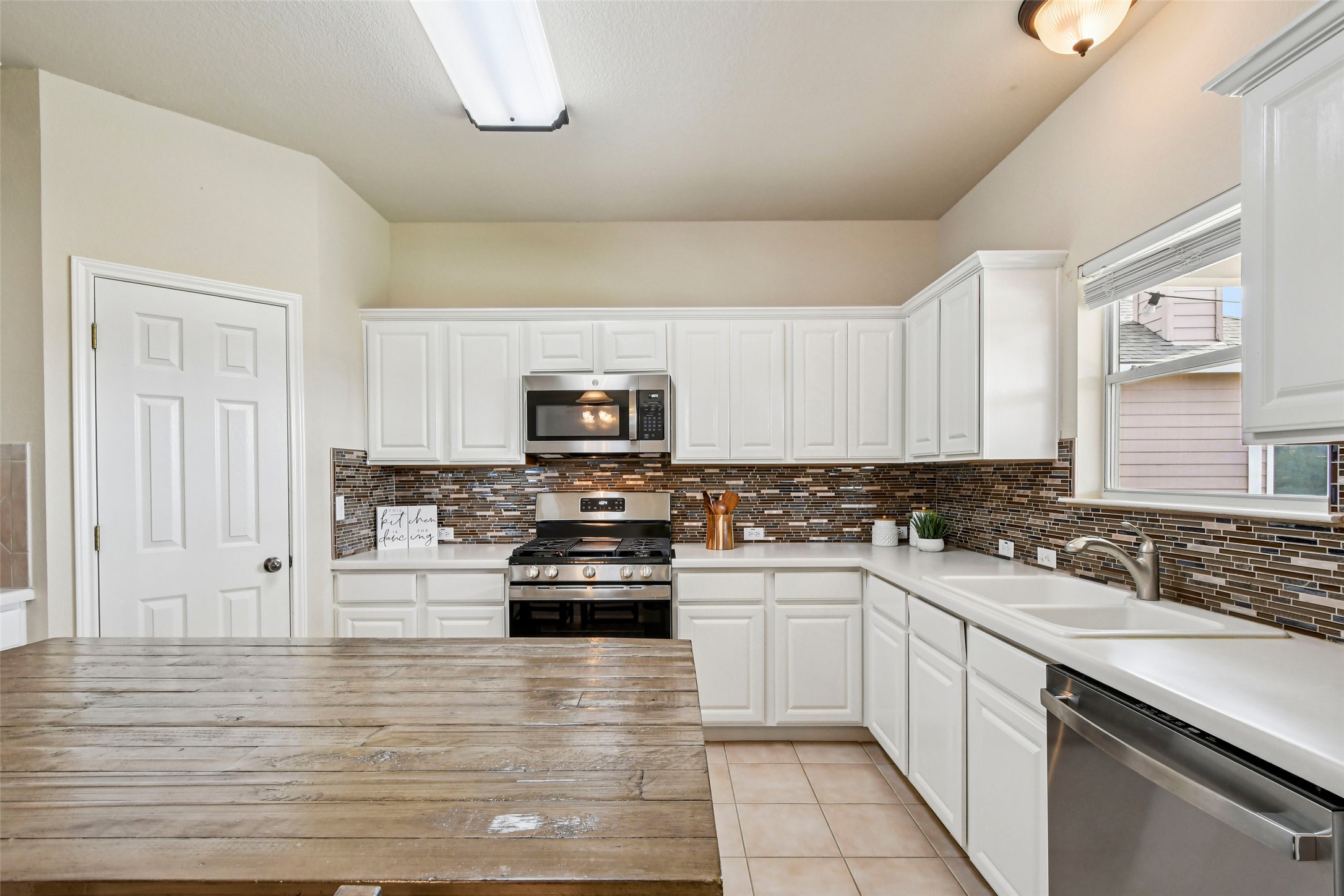 410 Rosedale Boulevard Georgetown, TX 78628 - Photo 12 of 34