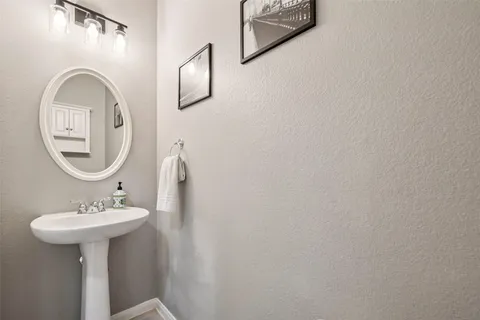 $399,999 | 410 Rosedale Boulevard, Georgetown, TX 78628