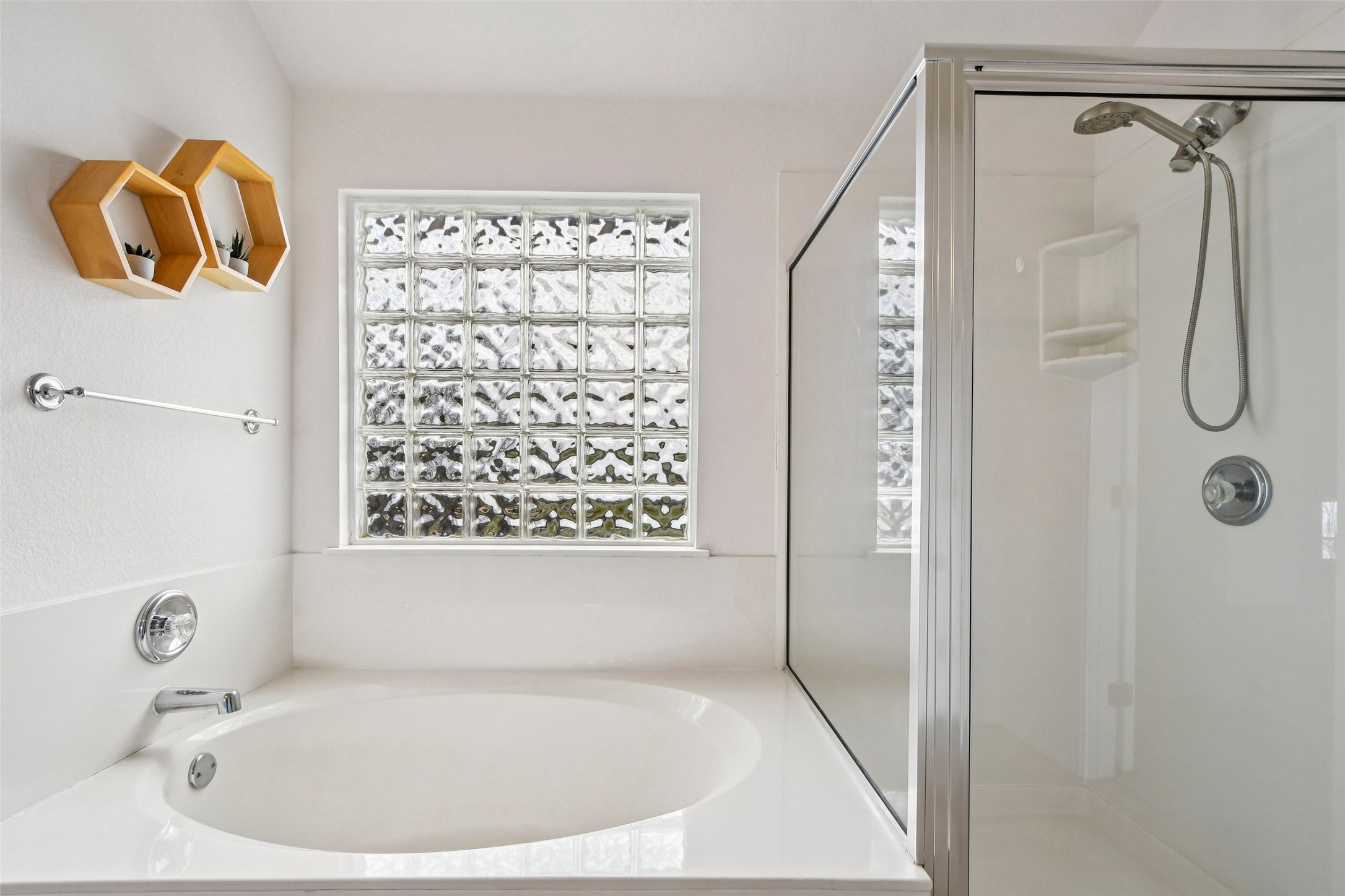 410 Rosedale Boulevard Georgetown, TX 78628 - Photo 24 of 34 walk in closet is through bathroom too