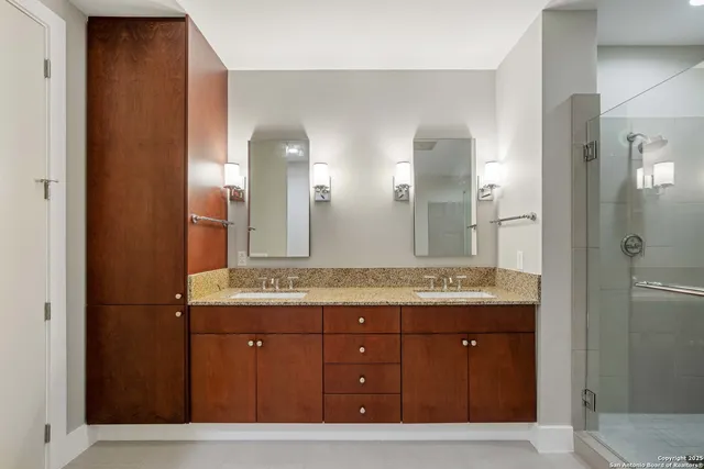 $599,900 | 610 East Market Street, Unit 2715, San Antonio, TX 78205