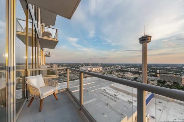 $599,900 | 610 East Market Street, Unit 2715, San Antonio, TX 78205