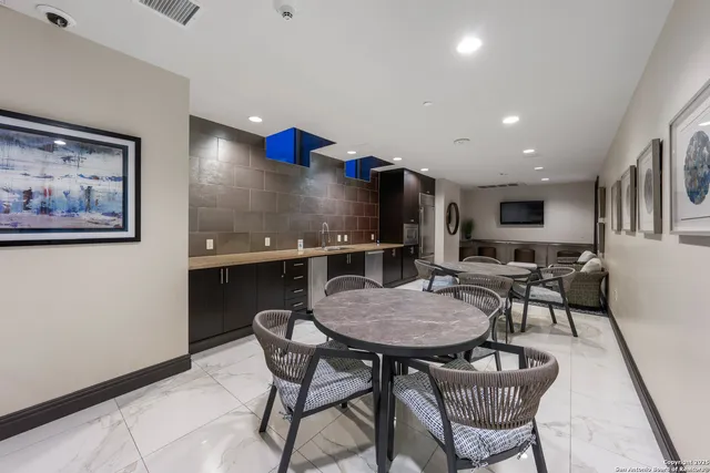 $599,900 | 610 East Market Street, Unit 2715, San Antonio, TX 78205