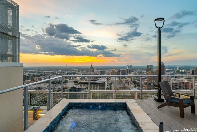 $599,900 | 610 East Market Street, Unit 2715, San Antonio, TX 78205