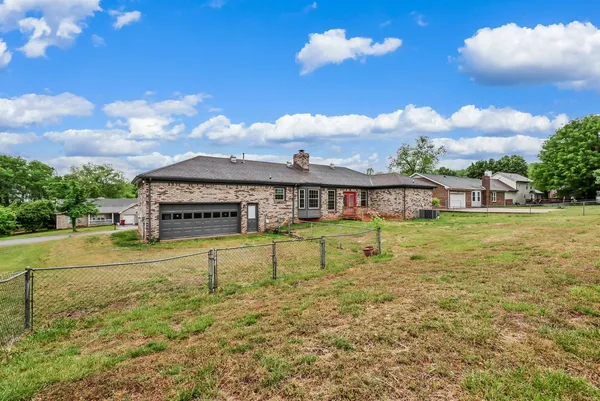 $1,800 | 532 Brentwood Circle, Clarksville, TN 37042