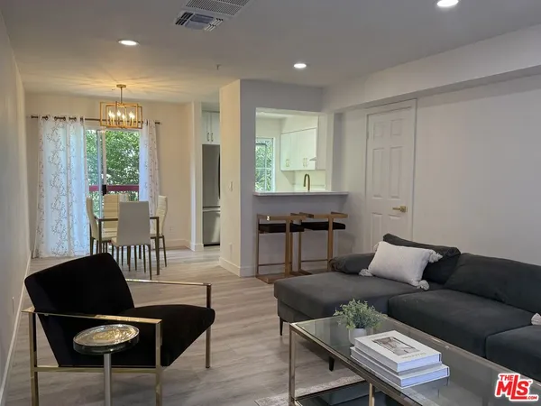 $699,000 | 432 North Kenwood Street, Unit 214, Glendale, CA 91206