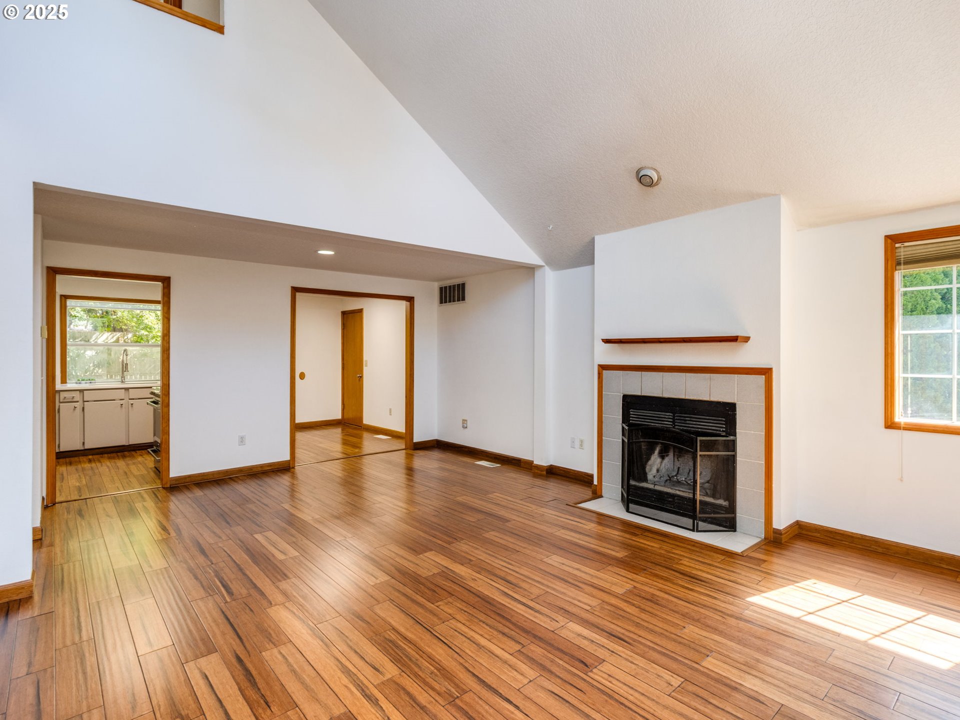 9219 Southwest Davies Road Beaverton, OR 97008 - Photo 9 of 41 Gallery Image 9