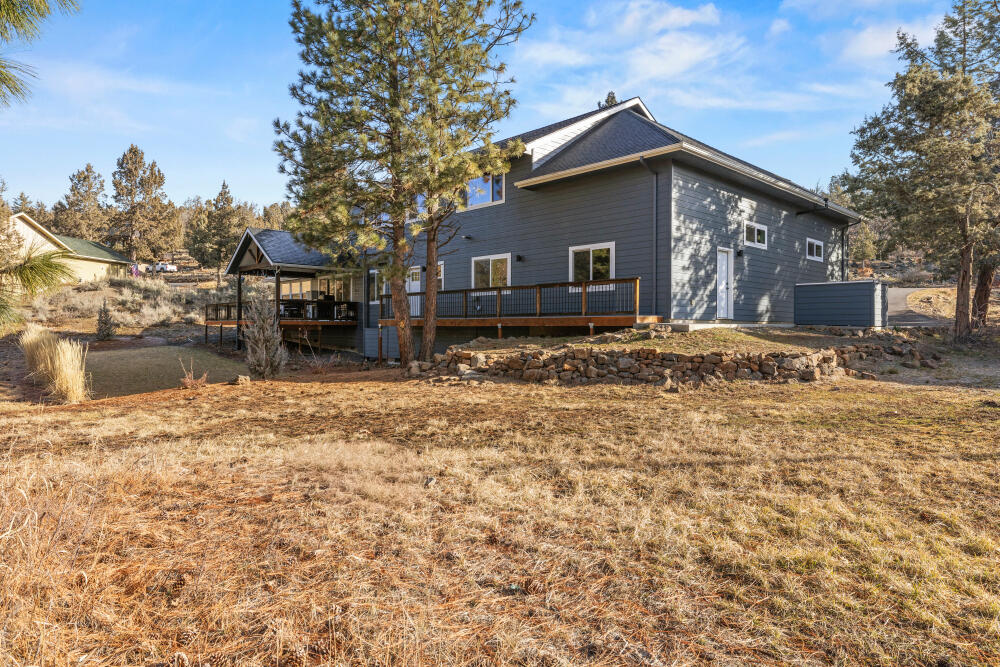 9536 Kestrel Road Klamath Falls, OR 97601 - Photo 3 of 78