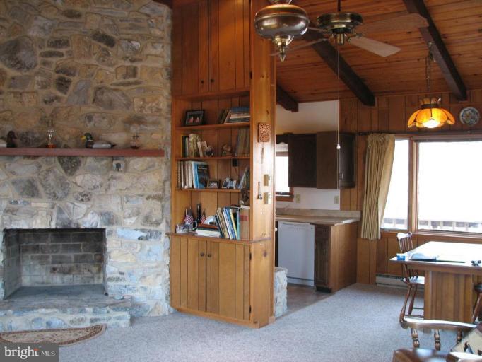 80 River Overlook Road Front Royal, VA 22630 - Photo 2 of 15 Living Room