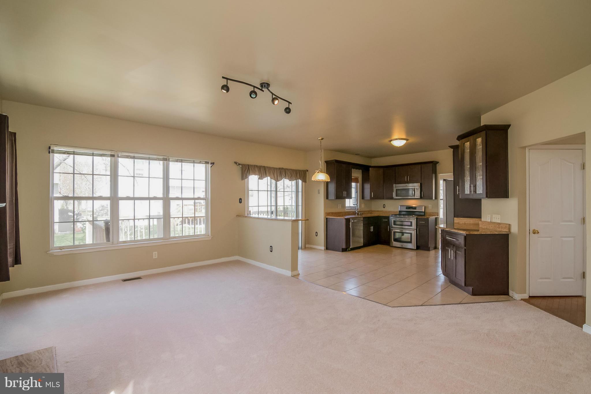 8021 Big Pool Road Laurel, MD 20724 - Photo 4 of 14 Family Room