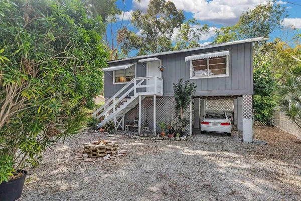 $695,000 | 322 Mahogany Drive, Key Largo, FL 33037