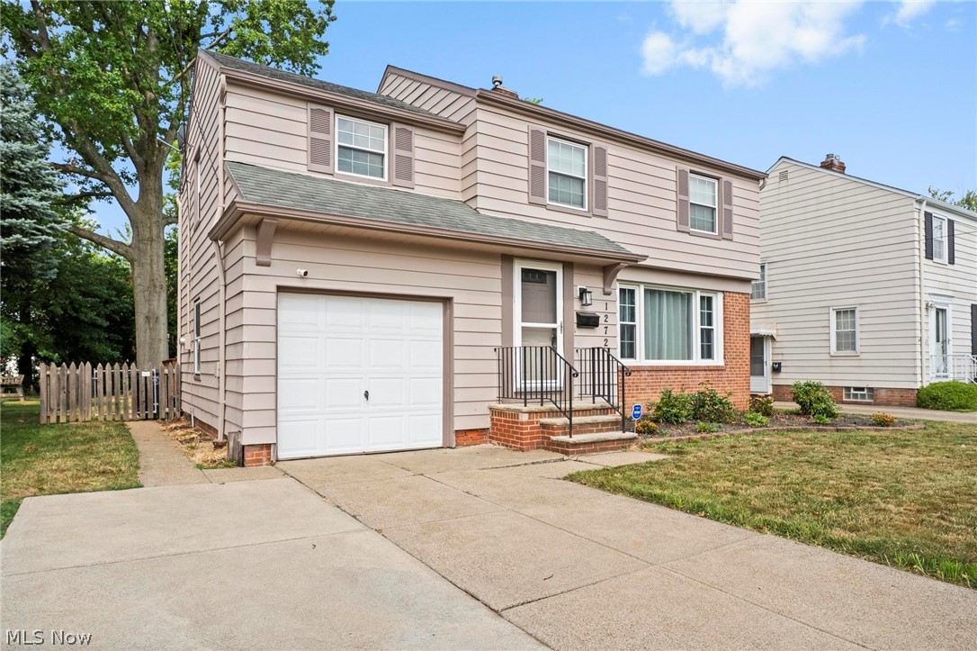 1272 Gordon Road Lyndhurst, OH 44124 - Photo 2 of 30 Gallery Image 2