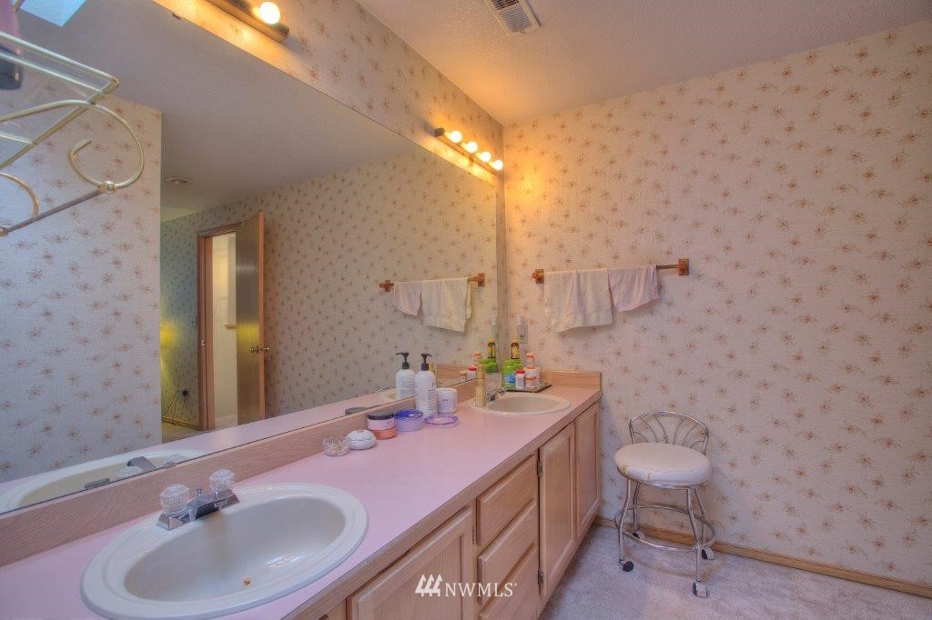 14030 Southeast 158th Street Renton, WA 98058 - Photo 15 of 18 Gallery Image 15