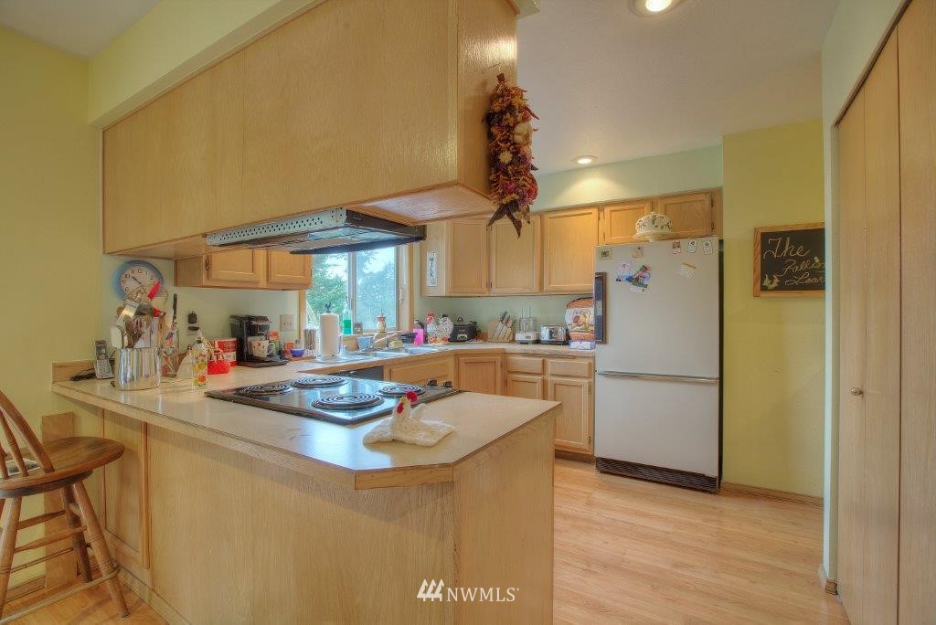 14030 Southeast 158th Street Renton, WA 98058 - Photo 5 of 18 Gallery Image 5
