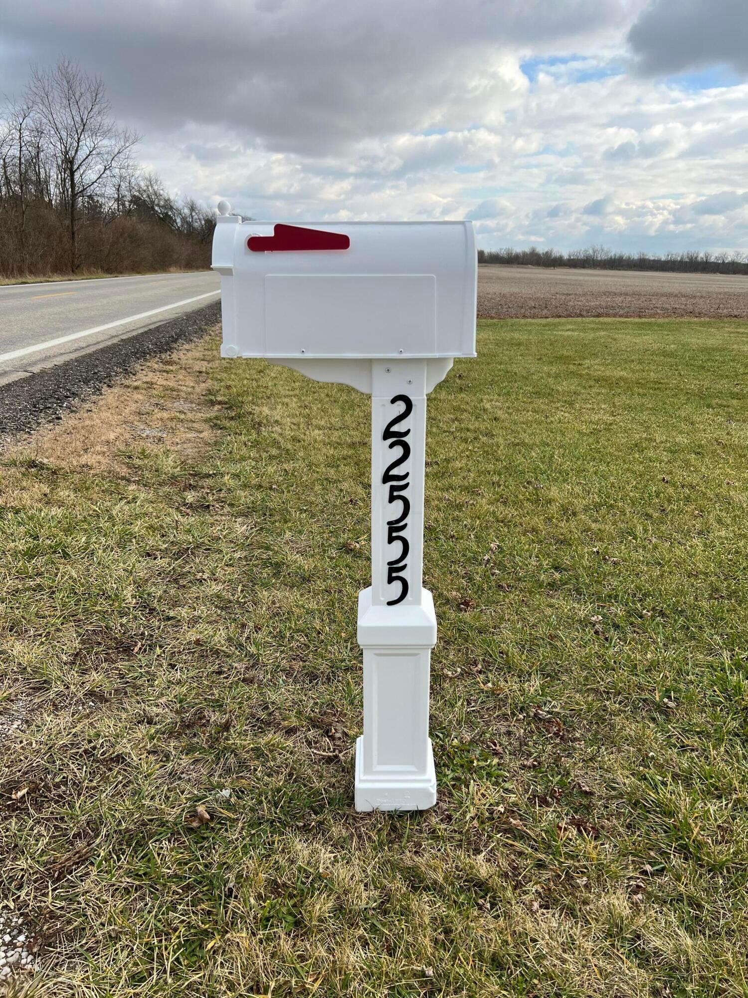 22555 State Rte 207 New Holland, OH 43145 - Photo 31 of 35 New mailbox
