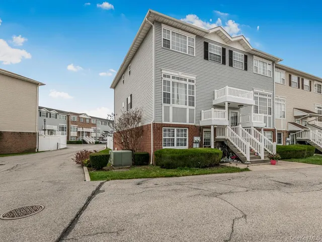 $580,000 | 197 Surf Drive, Unit 123 | Harding Park