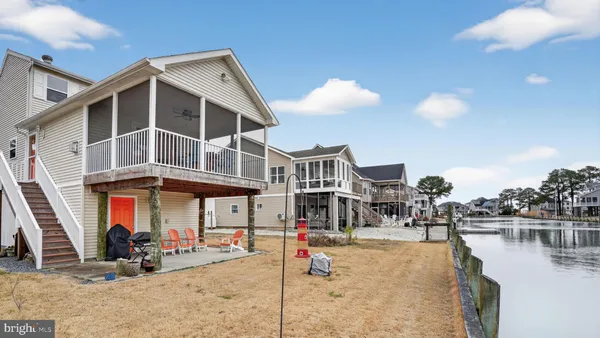 a view of a building with sitting area