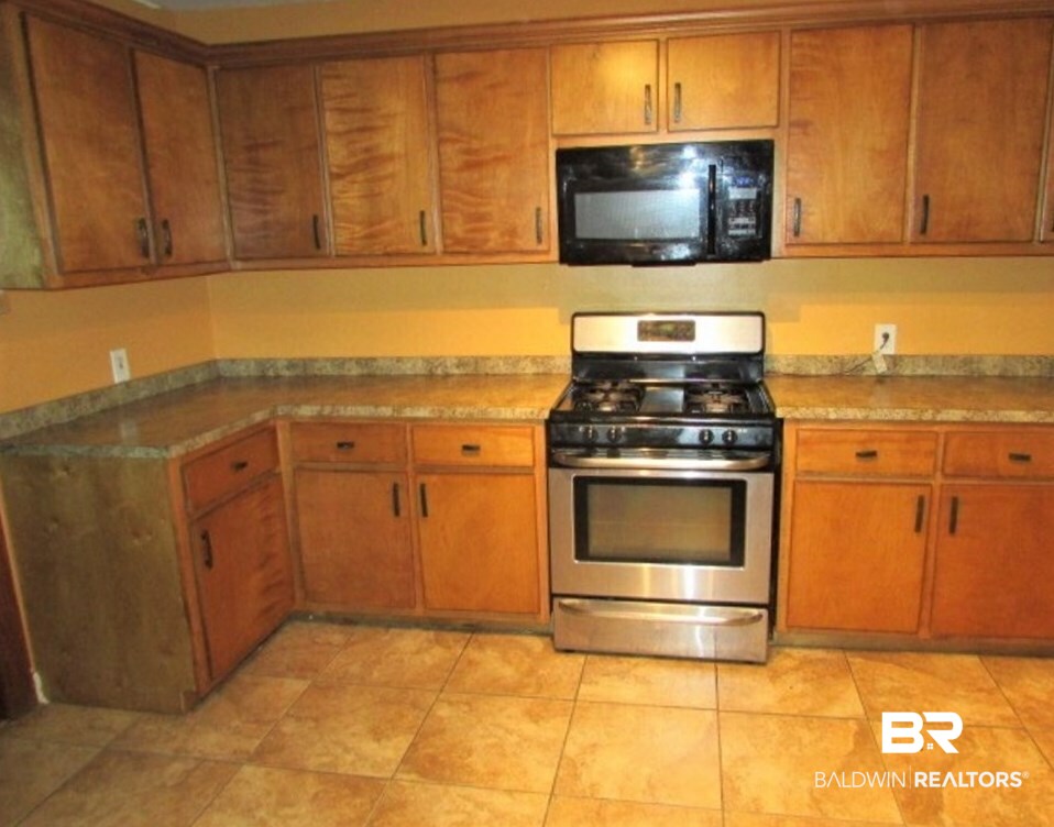 1151 Navco Road Mobile, AL 36605 - Photo 9 of 15 Kitchen