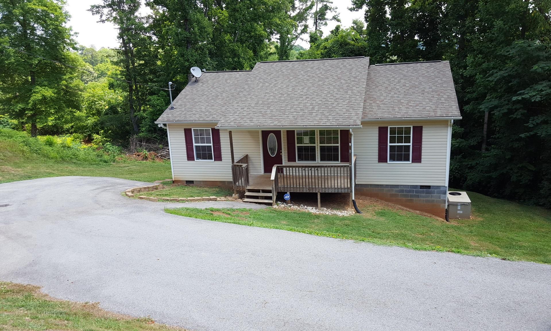 1606 Paris Road Knoxville, TN 37912 - Photo 1 of 11 FRONT