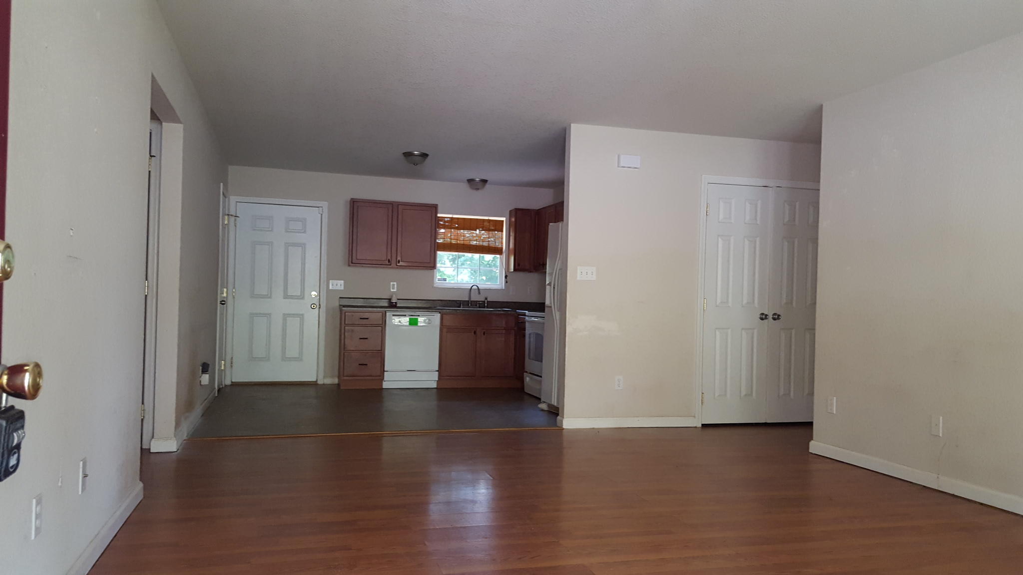 1606 Paris Road Knoxville, TN 37912 - Photo 5 of 11 KITCHEN/DINING