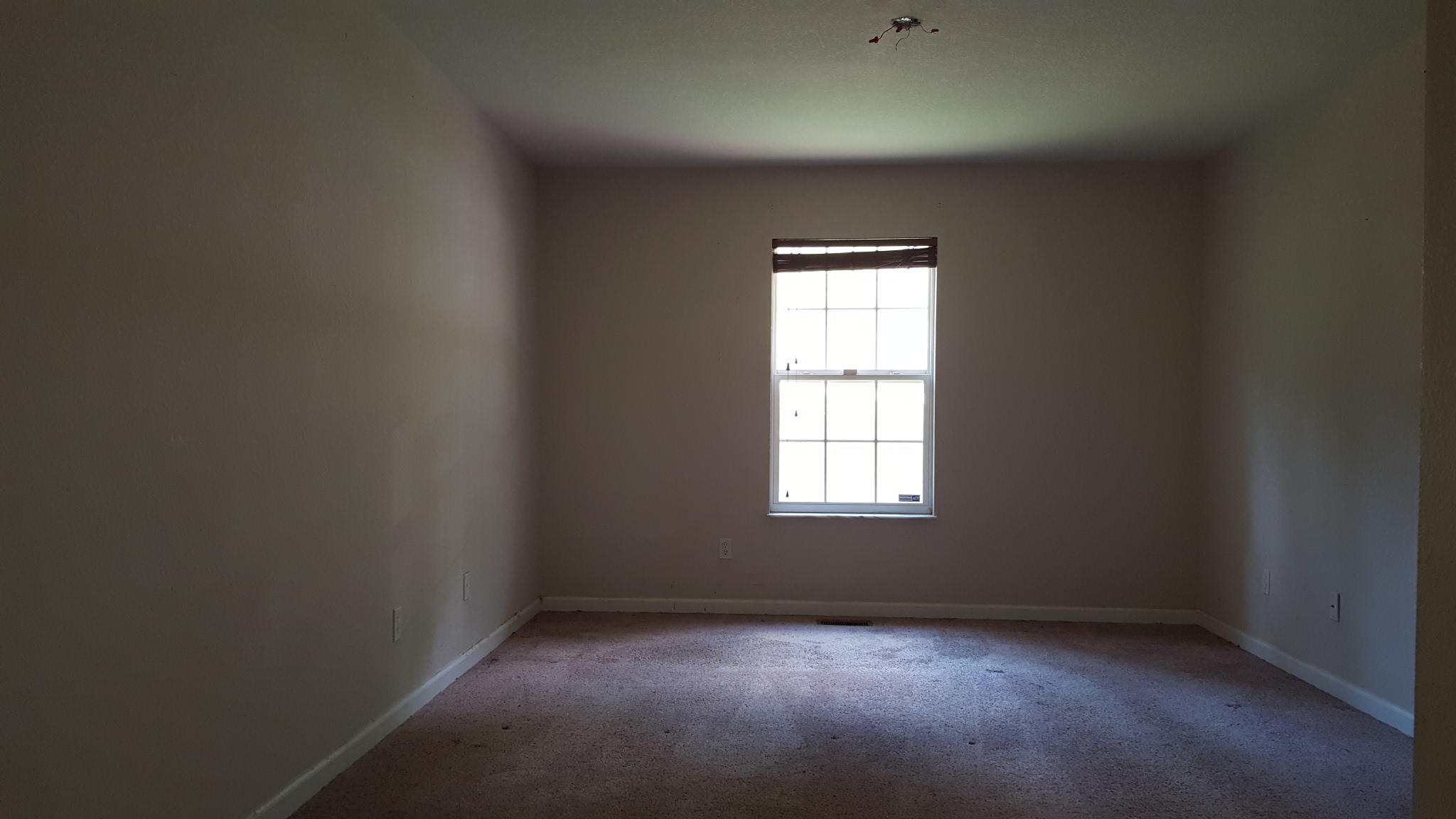 1606 Paris Road Knoxville, TN 37912 - Photo 6 of 11 BEDROOM 1