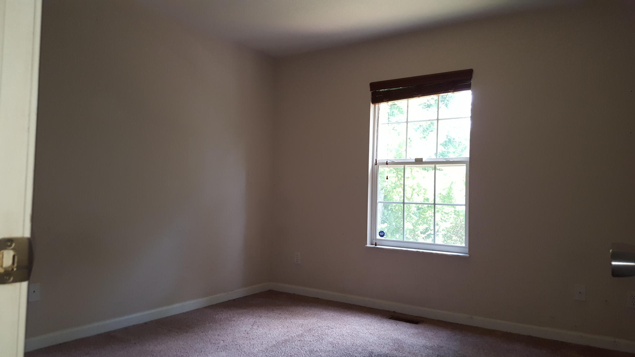 1606 Paris Road Knoxville, TN 37912 - Photo 7 of 11 BEDROOM 2