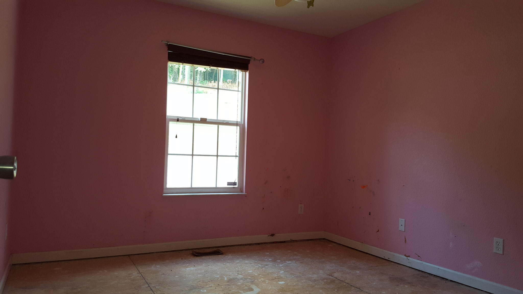 1606 Paris Road Knoxville, TN 37912 - Photo 8 of 11 BEDROOM 3