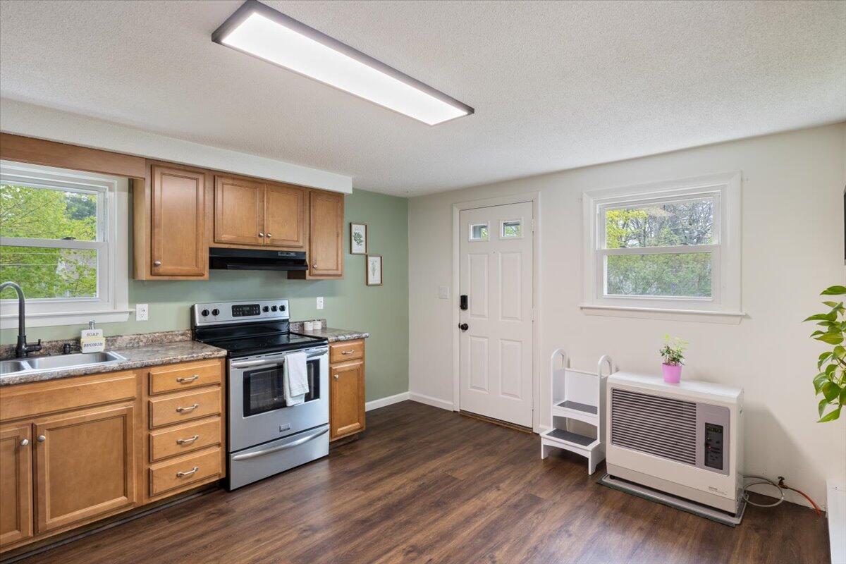 27 Rosewood Circle Springvale, ME 04083 - Photo 4 of 23 07-27_Rosewood_Cir_07