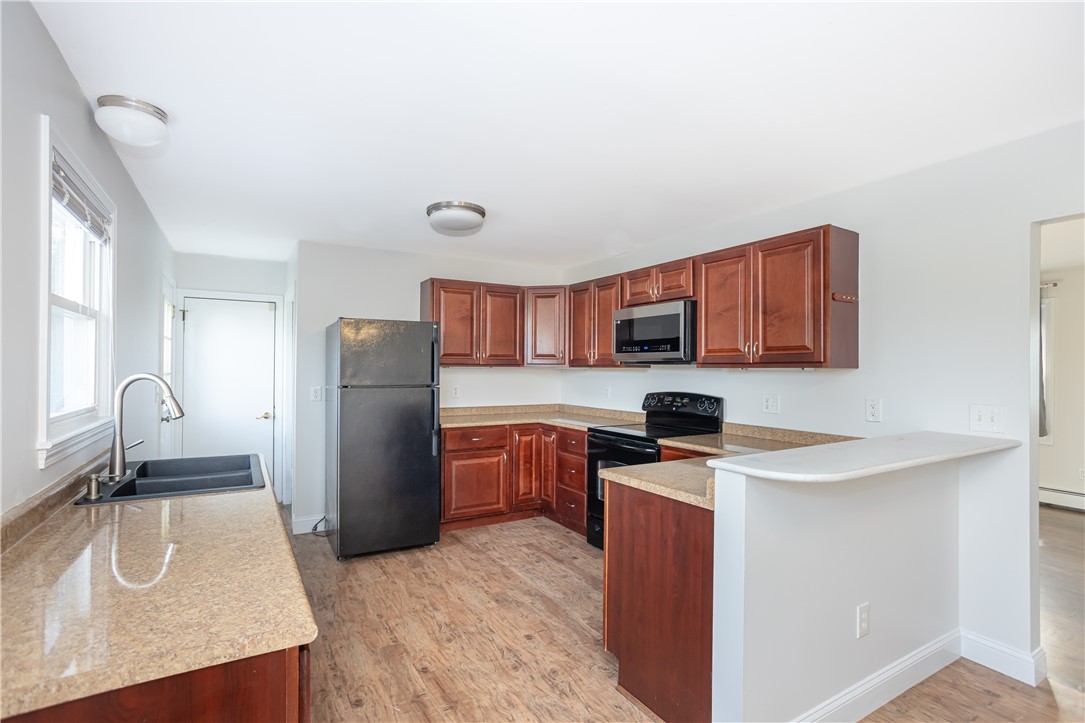 11 Granada Terrace Middletown, RI 02842 - Photo 8 of 32 Gallery Image 8