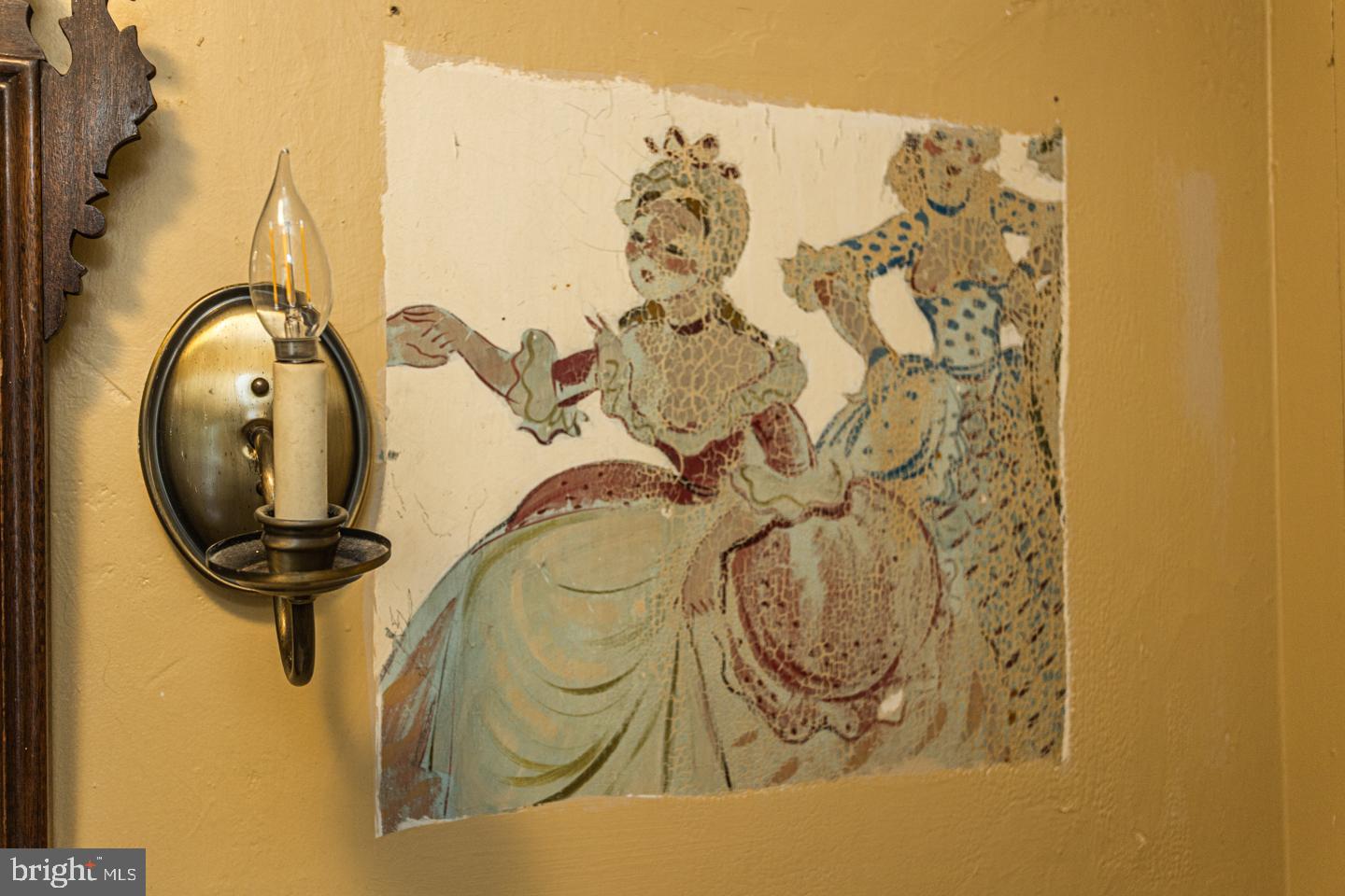 4 West Mechanic Street New Hope, PA 18938 - Photo 18 of 36 a bathroom with a bathtub